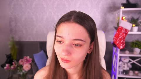 Snapshot of olivkablush chatting on 12.30.24 Olivia online show from 12.30.24