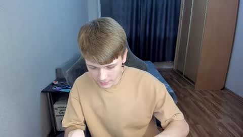 Oliver and Mira online show from 05.04.26