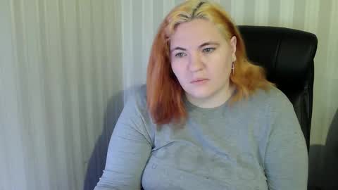 Snapshot of olyaandnetty chatting on 12.20.25 OlyaAndNetty online show from 12.20.25