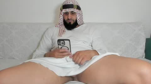 Snapshot of omar_xoxo chatting on 05.25.26 Omar online show from 05.25.26