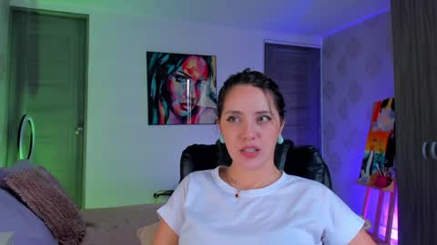 Snapshot of omstudio1994 chatting on 12.27.24 Martina Ricci online show from 12.27.24