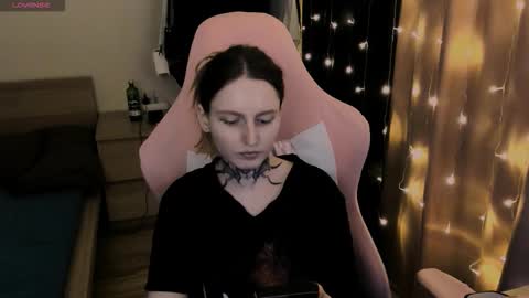 on_yxxx online show from 10.21.25