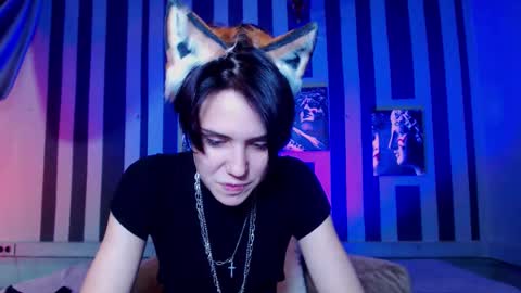 Snapshot of onaloon chatting on 12.17.25 onaloon online show from 12.17.25