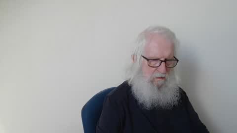 Snapshot of onanister chatting on 05.08.26 Somewhere over the rainbow online show from 05.08.26