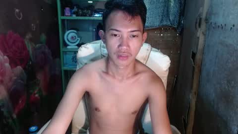 Snapshot of onebigloadxxx chatting on 01.02.25 Wyn Will serve you and be your slave online show from 01.02.25