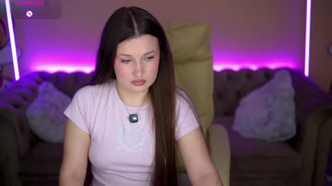 Snapshot of onelaya chatting on 04.30.26 L A Y A online show from 04.30.26