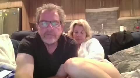 Snapshot of oneoften1000 chatting on 01.16.25 couple mature milf bigboobs curvy mommydaddy online show from 01.16.25