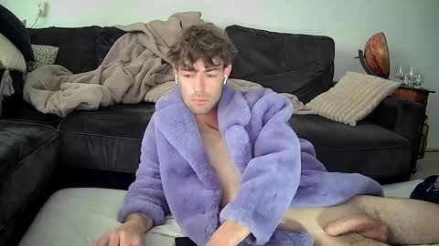 Snapshot of onesieboyx chatting on 05.05.26 onesieboyx online show from 05.05.26