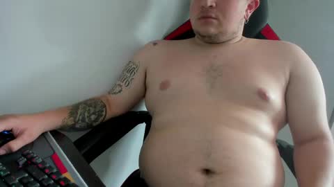 Snapshot of onewhiteboichub chatting on 05.25.26 Andres INDEPENDENT MODEL online show from 05.25.26
