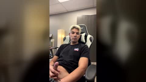 onewildxxx online show from 05.18.26