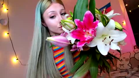 Iva online show from 04.18.26