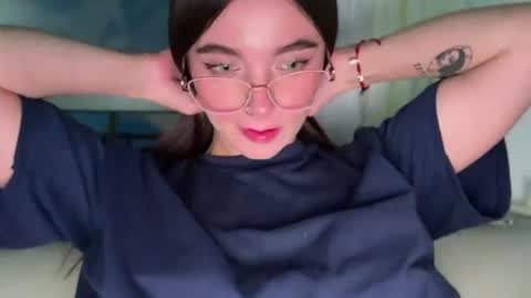 Snapshot of onlysophia chatting on 06.16.26 Sophia online show from 06.16.26
