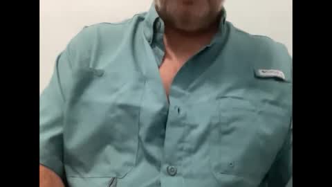 Snapshot of onthedlhere chatting on 09.17.25 onthedlhere online show from 09.17.25