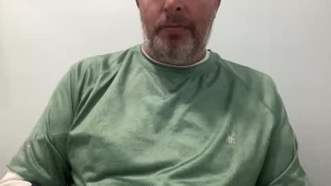 Snapshot of onthedlhere chatting on 10.16.25 onthedlhere online show from 10.16.25