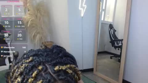 Snapshot of onyx_ebony chatting on 10.23.25 onyx_ebony online show from 10.23.25