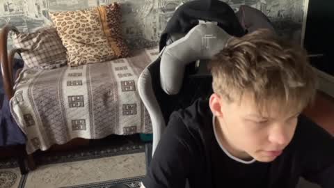 Snapshot of oofcblesssexx chatting on 12.18.24 bless god online show from 12.18.24