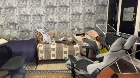 Snapshot of oofcblesssexx chatting on 12.28.24 bless god online show from 12.28.24