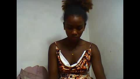 Snapshot of oooorazanasoa chatting on 06.08.26 oooorazanasoa online show from 06.08.26