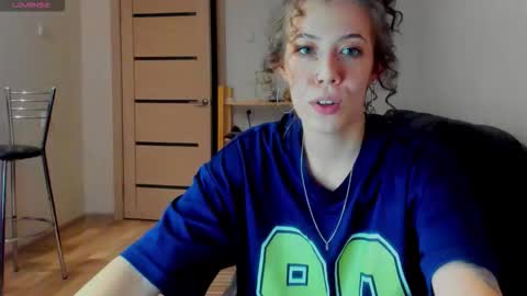 Snapshot of oops_britney chatting on 02.13.26 Britney online show from 02.13.26