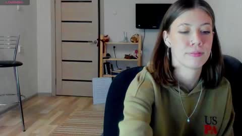 Snapshot of oops_britney chatting on 02.21.26 Britney online show from 02.21.26