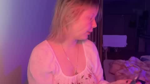 Snapshot of opheliaritz chatting on 12.21.25 Ophelia online show from 12.21.25