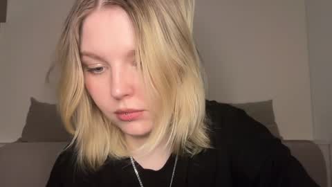 Ophelia online show from 04.05.26