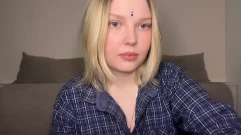 Ophelia online show from 04.10.26