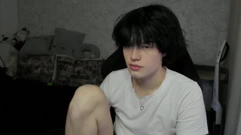 Snapshot of opiunarium chatting on 12.16.25 Bella and John online show from 12.16.25