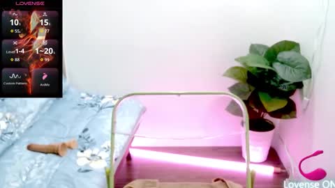 Snapshot of orchid18 chatting on 11.25.25 Candy online show from 11.25.25