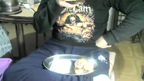 Snapshot of ore_cam chatting on 04.28.26 Ore online show from 04.28.26