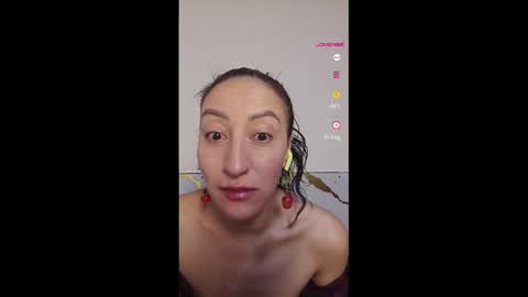 Snapshot of oriana_111 chatting on 05.24.26 oriana_111 online show from 05.24.26