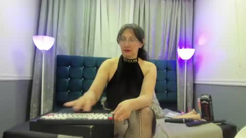 Snapshot of oriana_jhonson chatting on 06.18.26 Oriana online show from 06.18.26