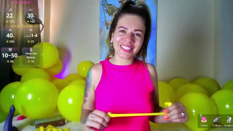 Snapshot of oriana_thomson2 chatting on 05.14.26 Oriana online show from 05.14.26