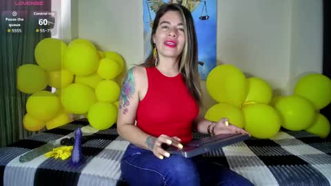 Snapshot of oriana_thomson2 chatting on 05.21.26 Oriana online show from 05.21.26