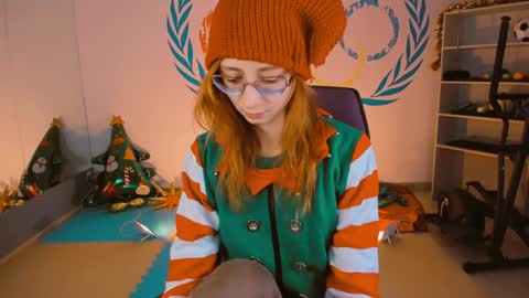 Orianna -  Hi Im into geek culture cosplay crafting LARP games. Shall we play DnD online show from 12.26.24