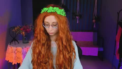 Orianna -  Hi Im into geek culture cosplay crafting LARP games. Shall we play DnD online show from 02.01.25