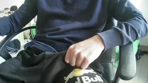 Snapshot of orobrus chatting on 02.06.25 Oroborus online show from 02.06.25