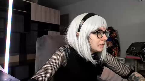 Milana online show from 10.21.25