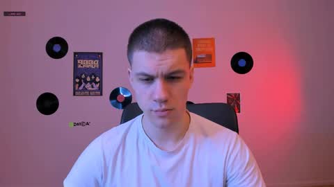 Snapshot of oscar_rage chatting on 05.17.26 oscar_rage online show from 05.17.26