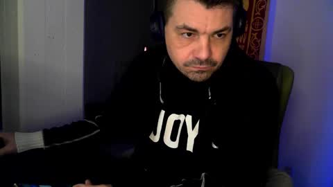 Snapshot of oscarleo chatting on 02.19.26 the venetian online show from 02.19.26