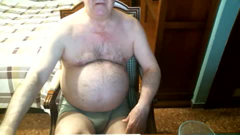 Snapshot of oscarw chatting on 03.08.26 Oscar online show from 03.08.26