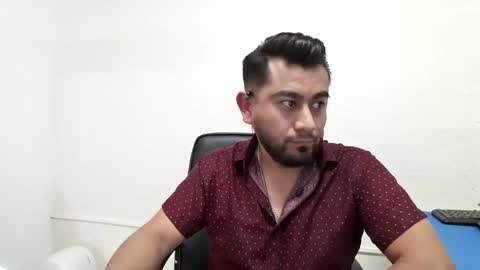 Snapshot of oskregal chatting on 02.19.26 oskregal online show from 02.19.26