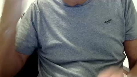 Snapshot of ossibottom chatting on 06.01.26 Ossi online show from 06.01.26