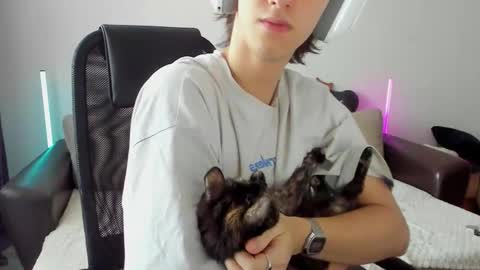 Snapshot of ostin_meoww chatting on 02.04.26 Ostin online show from 02.04.26