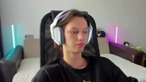 Snapshot of ostin_meoww chatting on 02.17.26 Ostin online show from 02.17.26