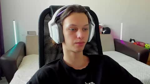 Snapshot of ostin_meoww chatting on 02.20.26 Ostin online show from 02.20.26