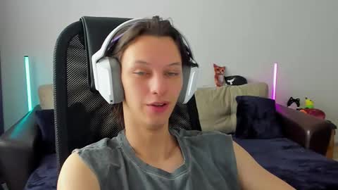 Snapshot of ostin_meoww chatting on 02.25.26 Ostin online show from 02.25.26