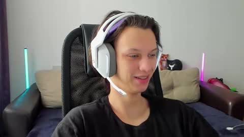 Snapshot of ostin_meoww chatting on 03.04.26 Ostin online show from 03.04.26