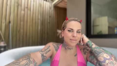 Snapshot of ottaviia chatting on 03.28.26 Ottaviia online show from 03.28.26