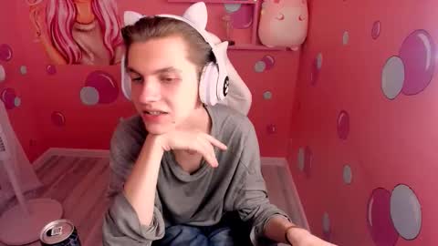 Snapshot of otto_williams chatting on 10.03.25 Otto online show from 10.03.25